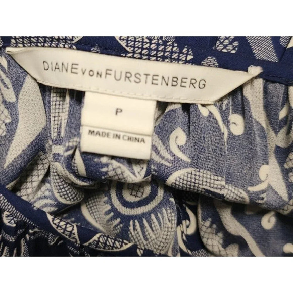 Diane‎ Von Furstenberg Blue Printed Blouse Size Petite Elastic Waist - Picture 5 of 7